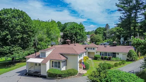 109 School St, Groveland, MA 01834