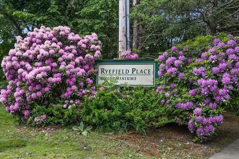 8 Longmeadow Dr #31, Rowley, MA 01969