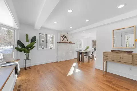 44 Abington St, Hingham, MA 02043 photo 9