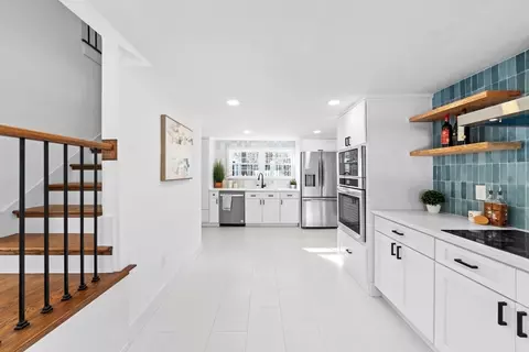 44 Abington St, Hingham, MA 02043 photo 3