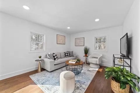 44 Abington St, Hingham, MA 02043 photo 6