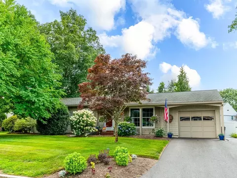 17 Thorndike Rd, Lowell, MA 01852