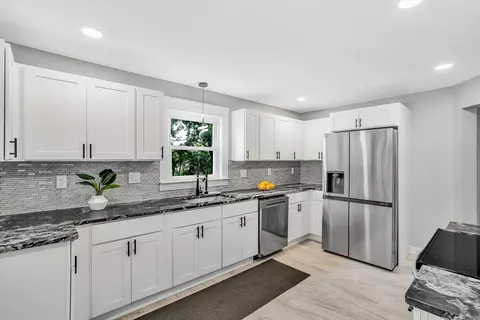 52 Harris St, Webster, MA 01570 photo 9