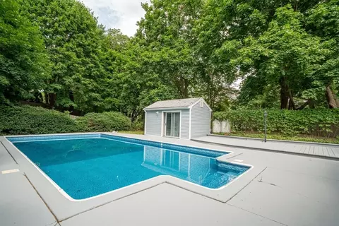 Exterior - 59 Cross St, Hingham, MA 02043 photo 3 of 4