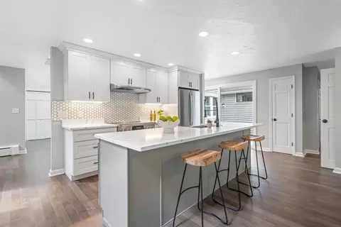 Kitchen - 59 Cross St, Hingham, MA 02043 photo 5 of 7