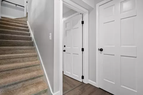 Entry Way - 59 Cross St, Hingham, MA 02043 photo 4 of 5