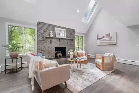 Living - 59 Cross St, Hingham, MA 02043 photo 2 of 3