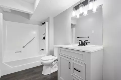 Bath - 59 Cross St, Hingham, MA 02043 photo 1 of 2