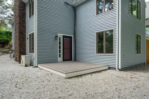 Exterior - 59 Cross St, Hingham, MA 02043 photo 4 of 4