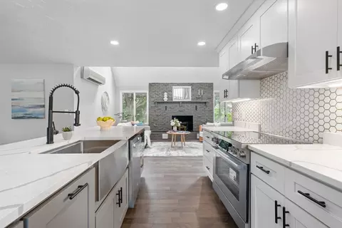 Kitchen - 59 Cross St, Hingham, MA 02043 photo 1 of 7