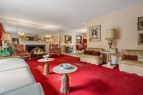 65 Lagrange St, Chestnut Hill, MA 02467