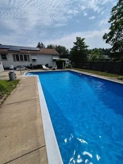 135 Bulat Dr, Springfield, MA 01129 photo 15