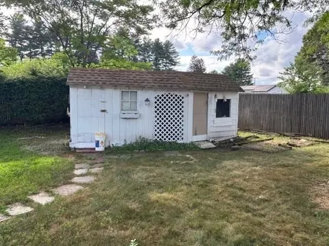 135 Bulat Dr, Springfield, MA 01129 photo 12