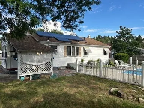 135 Bulat Dr, Springfield, MA 01129 photo 13