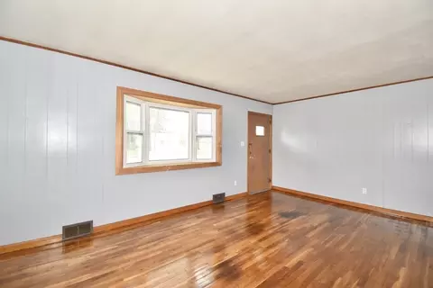631 James St, Chicopee, MA 01020 photo 7