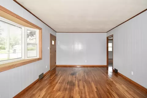 631 James St, Chicopee, MA 01020 photo 8