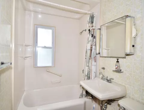 631 James St, Chicopee, MA 01020 photo 11