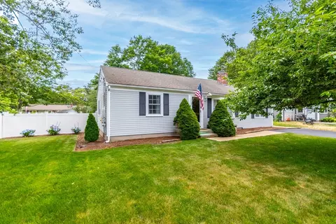 15 Mirror Brook Rd, Yarmouth, MA 02673
