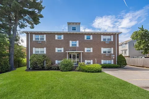 31 Pond St #2, Waltham, MA 02451