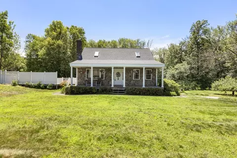 58 Webster St, Douglas, MA 01516