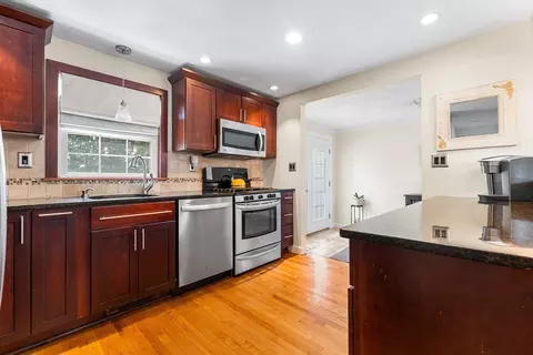 22 Sanderson Ave, Dedham, MA 02026 photo 8