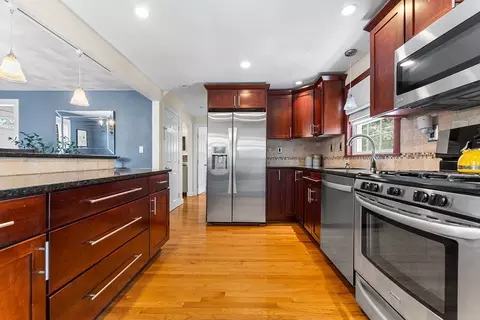 22 Sanderson Ave, Dedham, MA 02026 photo 9