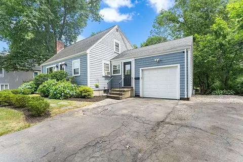 22 Sanderson Ave, Dedham, MA 02026 photo 2