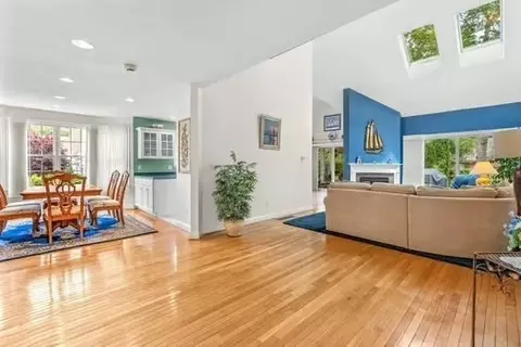 Entry Way - 3 Mayfair Ct #3, Mashpee, MA 02649 photo 2 of 3
