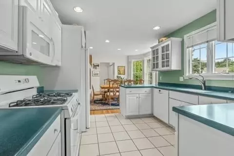 Kitchen - 3 Mayfair Ct #3, Mashpee, MA 02649 photo 2 of 2