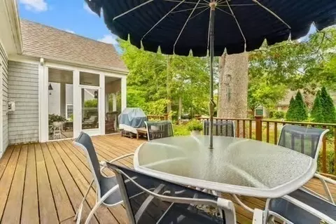 Exterior - 3 Mayfair Ct #3, Mashpee, MA 02649 photo 5 of 6