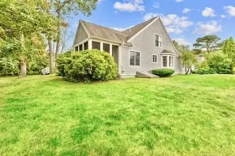 Exterior - 3 Mayfair Ct #3, Mashpee, MA 02649 photo 3 of 6