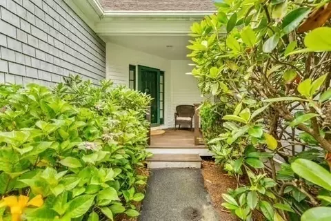 Exterior - 3 Mayfair Ct #3, Mashpee, MA 02649 photo 4 of 6