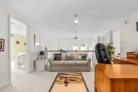 Entry Way - 3 Mayfair Ct #3, Mashpee, MA 02649 photo 3 of 3