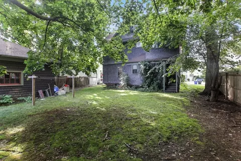71 Fairfield St, Springfield, MA 01108 photo 9
