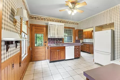 71 Fairfield St, Springfield, MA 01108 photo 5