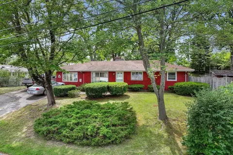 2 Curwen Rd, Peabody, MA 01960