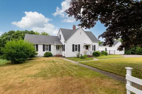 272 Everett St, Middleboro, MA 02346