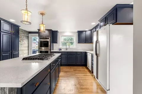 Kitchen - 5 Dipalma Rd, Beverly, MA 01915 photo 3 of 5