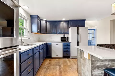 Kitchen - 5 Dipalma Rd, Beverly, MA 01915 photo 2 of 5