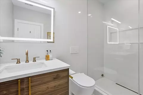 411 E 3rd St #B, Boston, MA 02127 photo 14