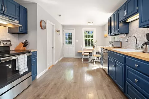 49 Poplar St #2, Danvers, MA 01923 photo 6