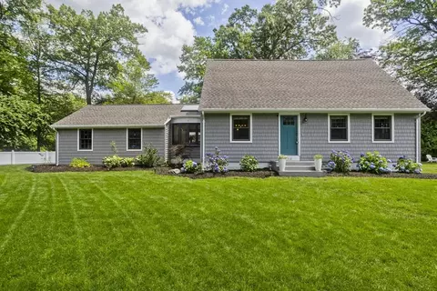 113 Chiswick St, Longmeadow, MA 01106