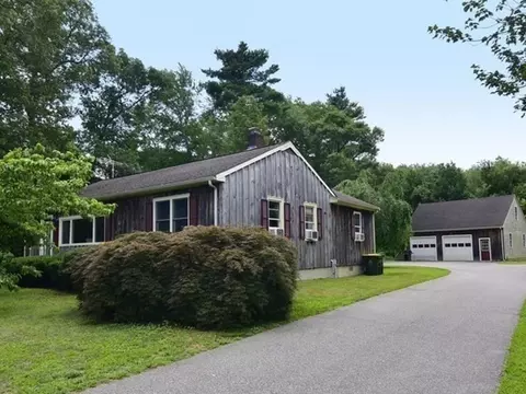 85 Maple St, Bellingham, MA 02019