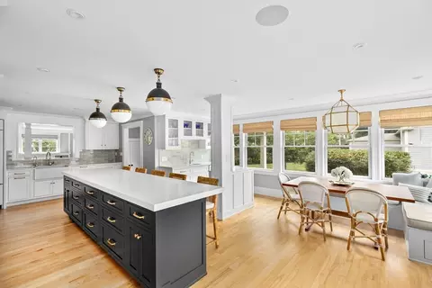 21 Middle St, Hingham, MA 02043 photo 2