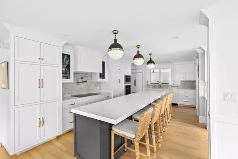 21 Middle St, Hingham, MA 02043 photo 5