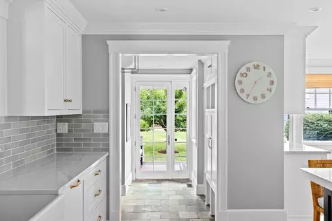 21 Middle St, Hingham, MA 02043 photo 9