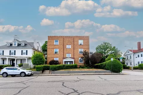 31 Chestnut St #4, Worcester, MA 01609