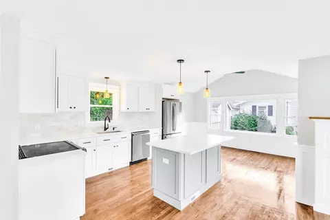 33 Ontario Dr, Hudson, MA 01749