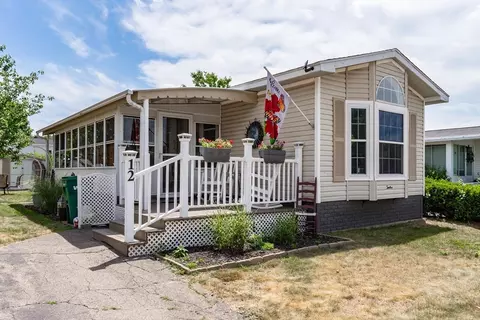 12 Viola Dr, Plainville, MA 02762