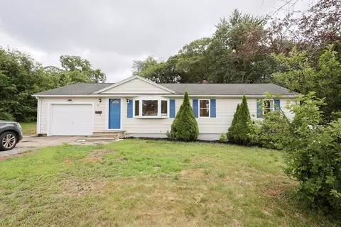 25 Overlook Ave, Webster, MA 01570
